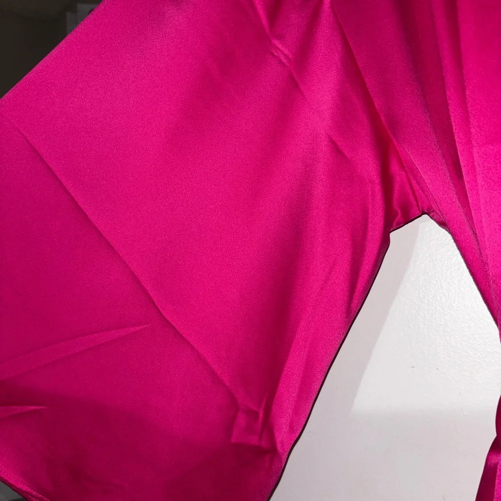 Victoria's Secret Pink Satin Robe NWT - Picture 4 of 4